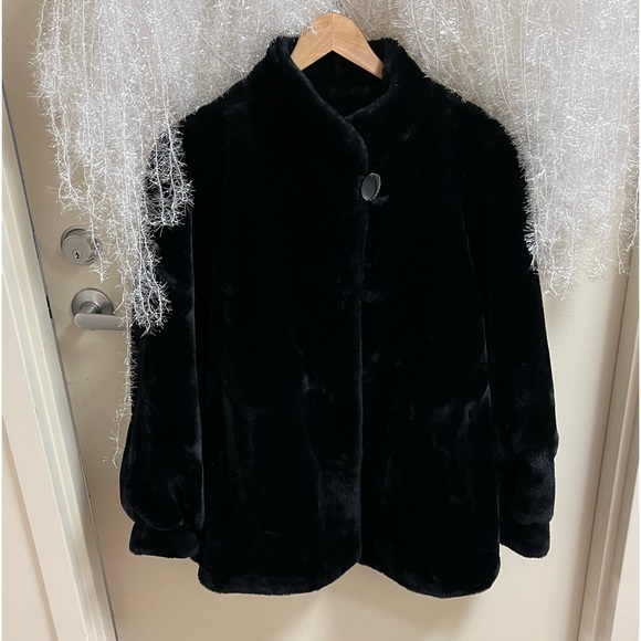 VINTAGE DUBROWSKY & PERLBINDER Black faux fur coat with ILGWU tag inside - Picture 1 of 13